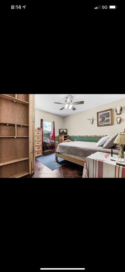 Little House On The Corner Apartment Ливингстън Екстериор снимка